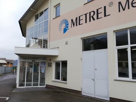 Vhod v poslovno stavbo